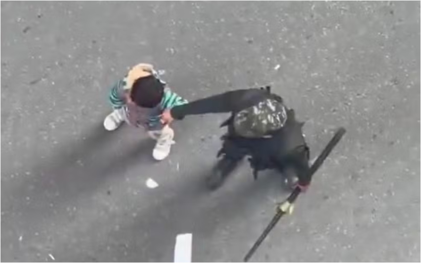 Vídeo mostra crianças sendo usadas como 'escudo' durante confronto na Colômbia