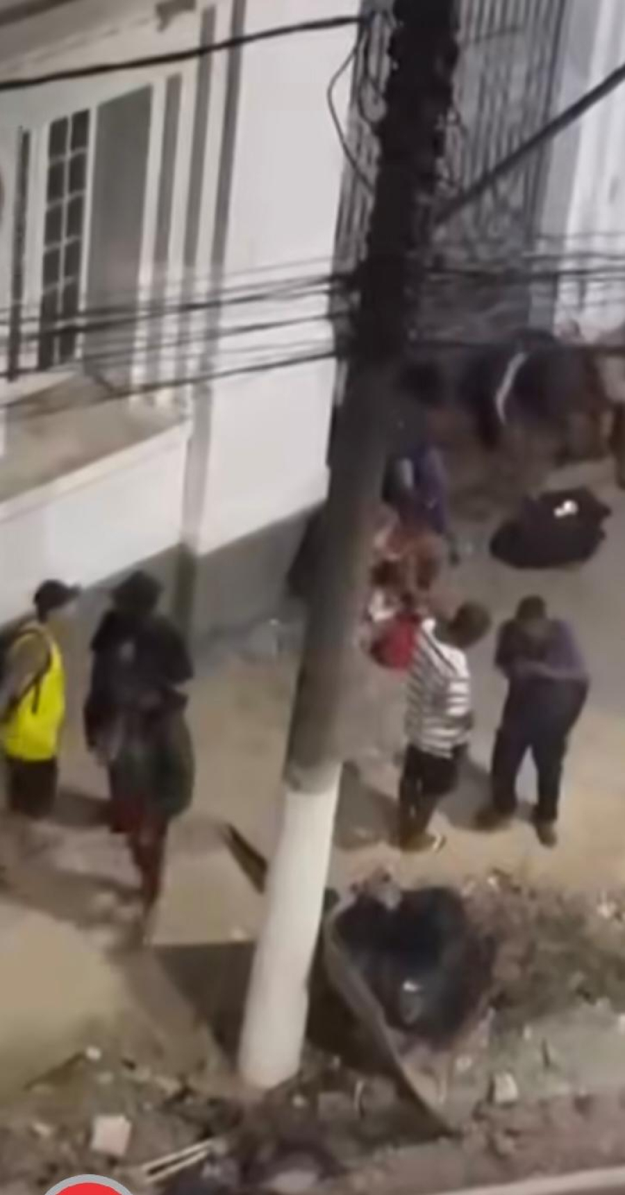 Moradores da Rua Doutor Celestino relatam insegurança e transtornos com usuários de crack no Centro de Niterói