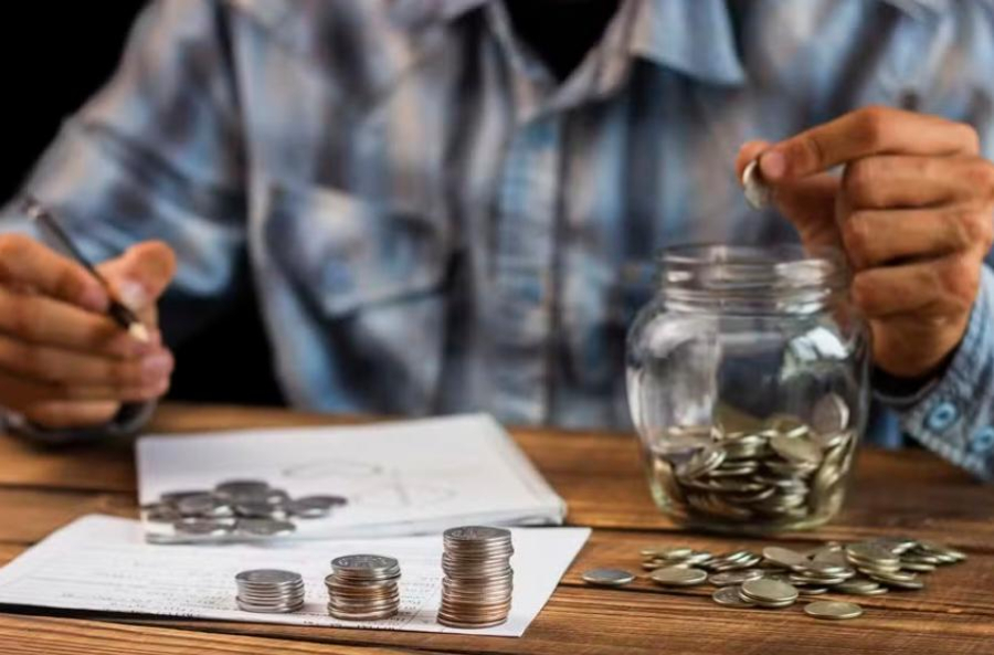 PEC quer reduzir contribuição previdenciária de servidores inativos e pensionistas