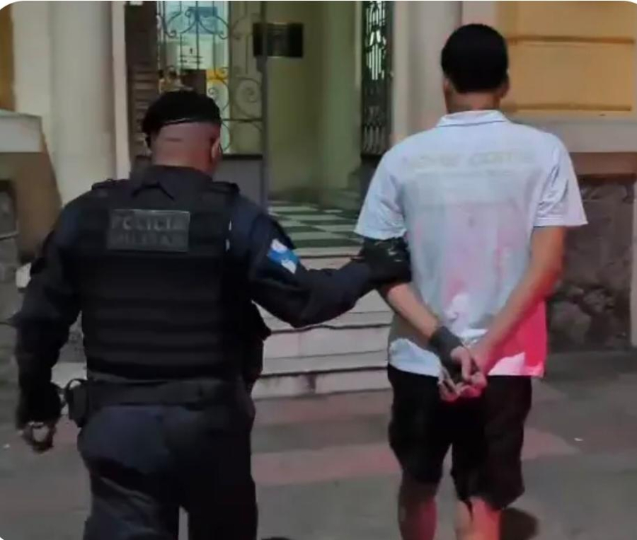 Homem é preso após invadir colégio no Ingá, em Niterói