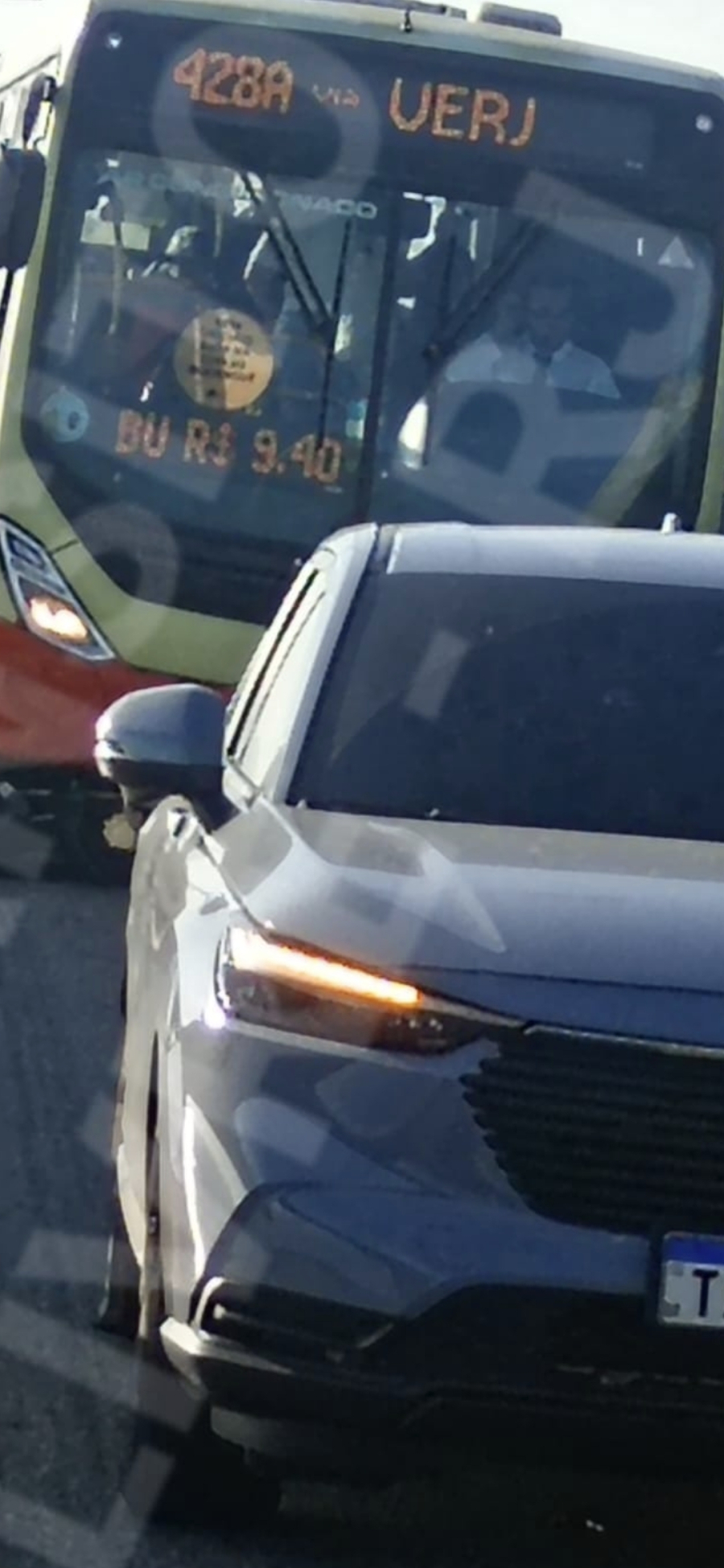 Motociclista morre atropelado por ônibus na Ponte Rio-Niterói