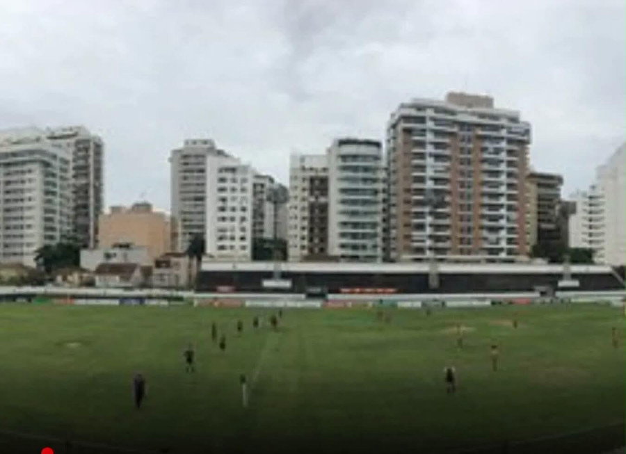  CAIO MARTINS | A Prefeitura de Niterói anunciou a demolição das arquibancadas do Estádio Caio Martins, localizado em Niterói, após laudos da Defesa Civil apontarem risco estrutural na instalação. A decisão foi divulgada pelo prefeito 