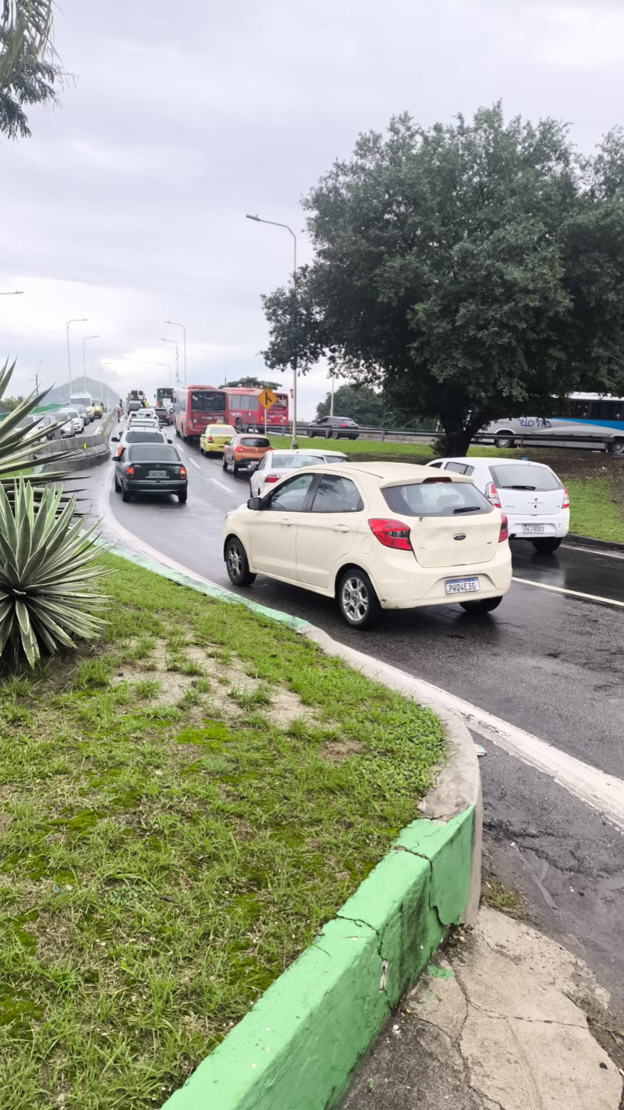 *TRÂNSITO PESADO - Barreto nesta sexta 🚗🚨*