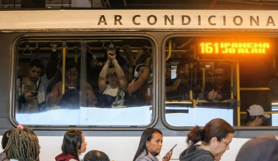 Greve dos rodoviários: passageiros sofrem na volta para casa; sindicato não chegou a acordo com empresas