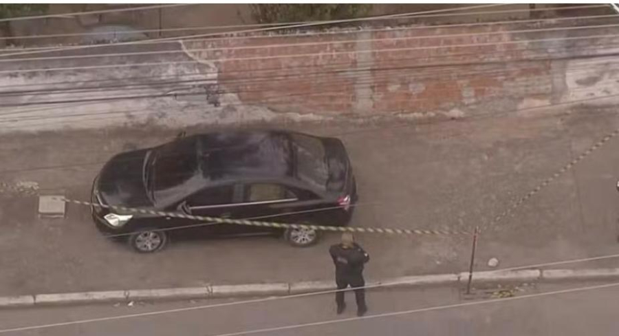 Duas pessoas são encontradas mortas em carro estacionado em Marechal Hermes
