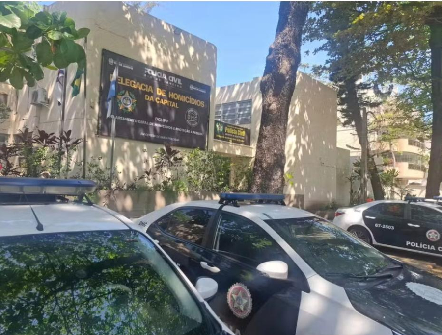 Vigário Geral: ataque de bandidos deixa idosa morta por bala perdida