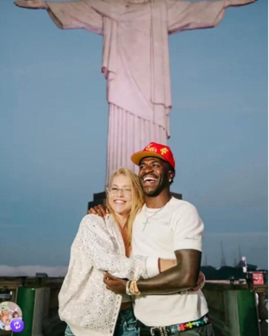 Após passarem por São Gonçalo, Virginia Fonseca e Vini Jr. visitam o Cristo Redentor e encantam fãs