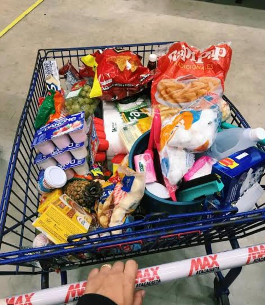 Brasileiros gastam em média mil reais em mercados