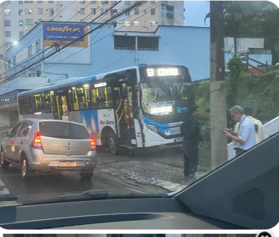 São Gonçalo Ônibus colide com poste no Mutondo, em São Gonçalo